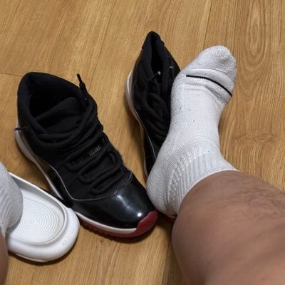 zhang463650's profile picture. 袜控 内裤控 粗腿肉脚控 不定期删除🧦185-110🦶45📷原味可私 欢迎私信