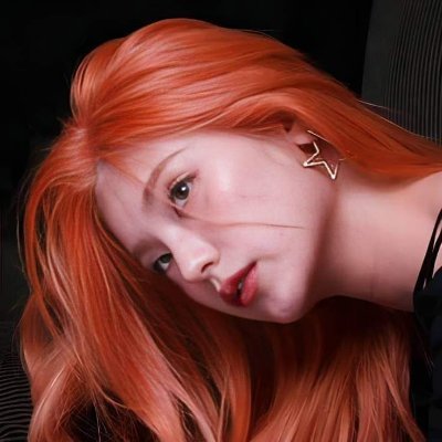sunblossomedfly's profile picture. twitter user sunblossomedfly will not shut the fuck up about hwang yeji || 8-bit heart #1 fan || @l0v3risms