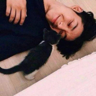 shoyab33408084's profile picture. Chain reply epic