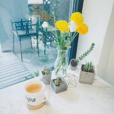 pagare_arjun's profile picture. Late-night thoughts: why do we park on driveways?