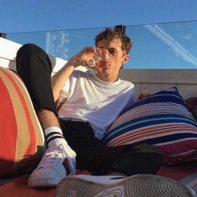 LoyParmar's profile picture. Sunset’s out here stealing my heart