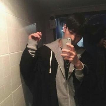 cee37f3bd758453's profile picture. Freshly baked bread smell, send help