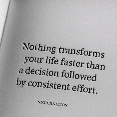 Hlo_Nhlanhlo's profile picture. Book worm |Solitude Addict | Music Lover | la vie est Belle✨
There's no competition when you're manifesting in your own lane👑