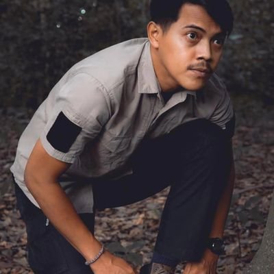 WawanD1988's profile picture. Pernah terjerumus di lembah hitam kemudian bangkit dan berdiri pada barisan kebaikan. Fokus satu tujuan dan teruslah bermanfaat.