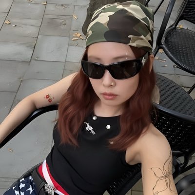 caosmifero's profile picture. ㅤ 𝗌𝖼𝖾𝗇𝗍 ﹙ 𝒐𝒇 ﹚ 𝗅𝗈𝗏𝖾.