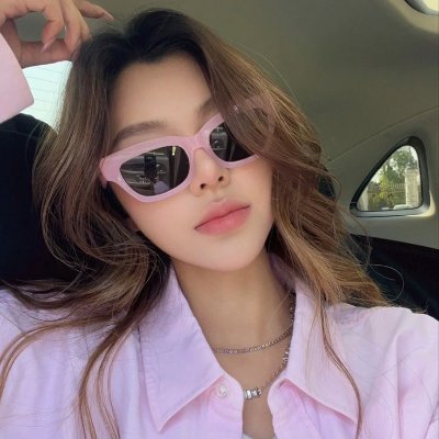 thaliaser_'s profile picture. 