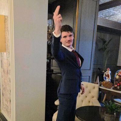 nrplukemalkin's profile picture. hiking the entire British coastline.