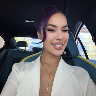 _jazyj's profile picture. Me 🤝🏽 Purple Hair