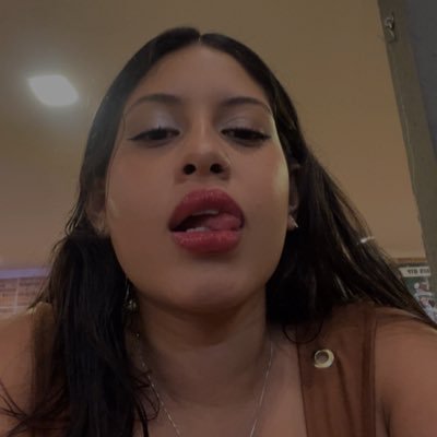 isabel_csc's profile picture. Prima de Paulo Freire ☭