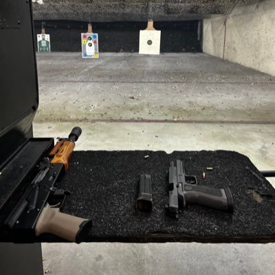 lotpoms's profile picture. USMC  | Semper Fi