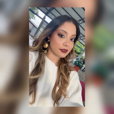 xaleoviedox's profile picture. ⚖️UR- Abogada en construcción🎀👱🏻‍♀️Fundadora Legalmente Mujer💜Feminista e investigadora en constante aprendizaje 💚 Poeta frustrada🌔 Costeña en Bogotá💃🏼