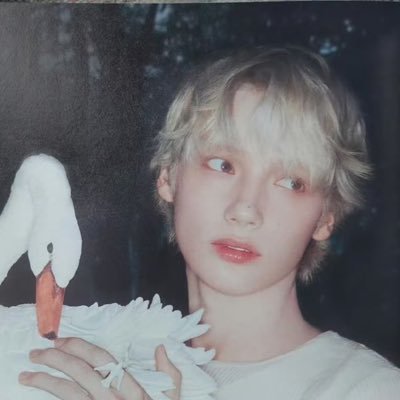 zhousibo0814's profile picture. what happened？我喜欢🐰🐧