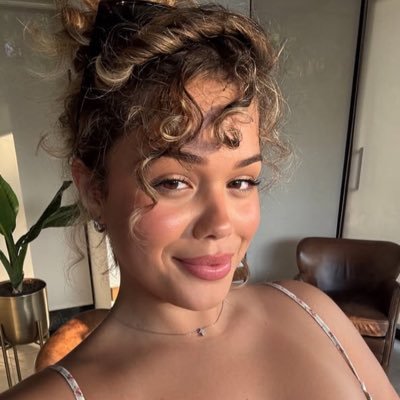 ashely239's profile picture. Beauty 🌹🌹🌹🌹