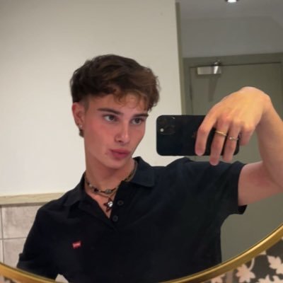 zakeastwood111's profile picture. 18