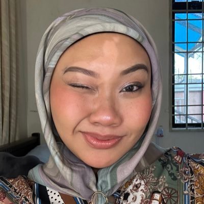 sdtlafifah's profile picture. where do i begin?