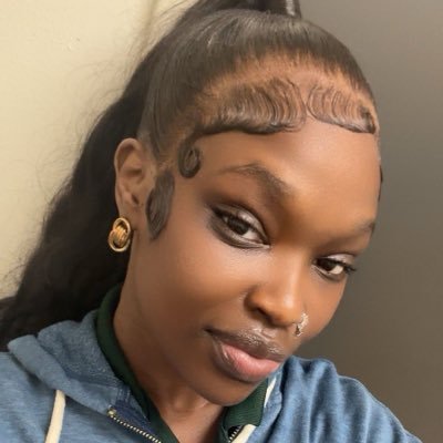 50shadesofmiyaa's profile picture. 