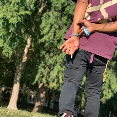 1000hustlesc's profile picture. Head in the clouds, feet on the ground