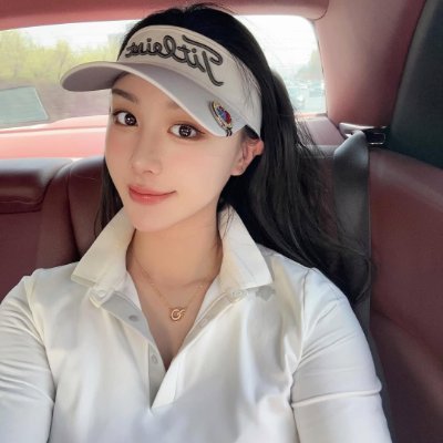 Emma2772i0's profile picture. I'm a Malay with American nationality, I currently work most of the time in Korea, and I love the culture and food here!