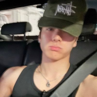 keurollz's profile picture. great minds fuck each other