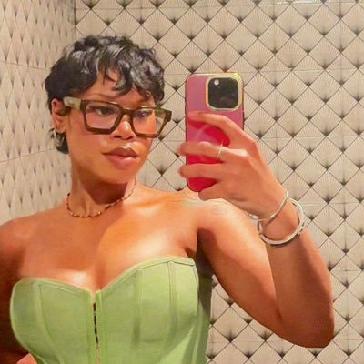 theallygreen's profile picture. Multi-Format Photographer • Director • Creative Director 📧 Creative@TheAlexandriaGreen.com