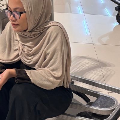 whtinhrstyhr's profile picture. belum