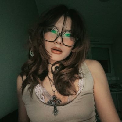 m1l4real's profile picture. don't forget 2 kiss me or else you'll have to miss me ೃ❀࿔ (vélo enjoyer) 🇵🇸