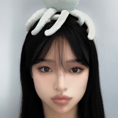 clavxes's profile picture. ( 𝟐𝟎𝟎𝟒 ) 𝗙𝗶𝗰𝘁𝗶𝗼𝗻𝗮𝗹 𝗖𝗵𝗮𝗿𝗮𝗰𝘁𝗲𝗿. 𝗕𝗹𝗼𝗼𝗺 𝘄𝗶𝘁𝗵 𝗴𝗿𝗮𝗰𝗲, 𝗲𝘃𝗲𝗿𝘆 𝘀𝗶𝗻𝗴𝗹𝗲 𝗱𝗮𝘆. ִ ࣪𖤐