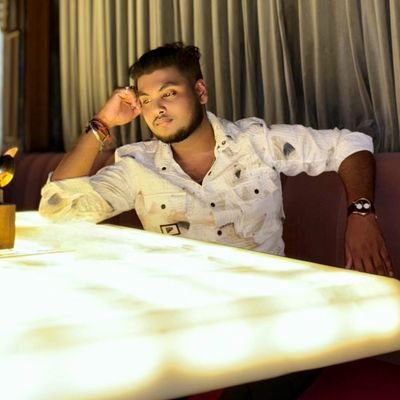 deadlinetoucher's profile picture. amio tomake bhalobashi 🤍