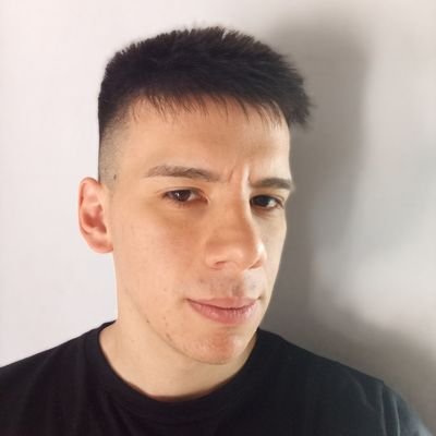 _pabbbloo's profile picture. Aprendiendo economía pero siempre con tiempo para discutir el 9 del equipo. Pensando la 🇦🇷