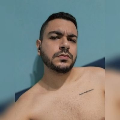 LeoRoberto21's profile picture. bissexual, cinéfilo e meio surtado
