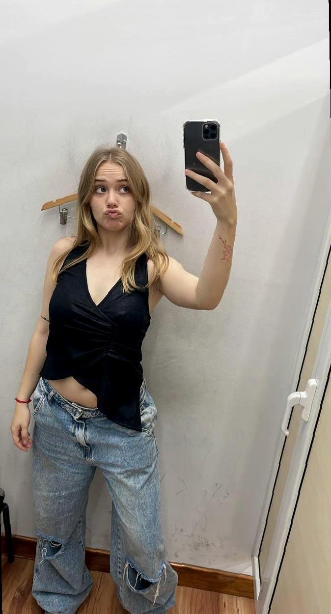 Swingw61x5i's profile picture. 21 🤍 i resurrected from my old bio ashes :/ pseudo-socio, part-time gnome, full-time mood, crying into cereal 😭