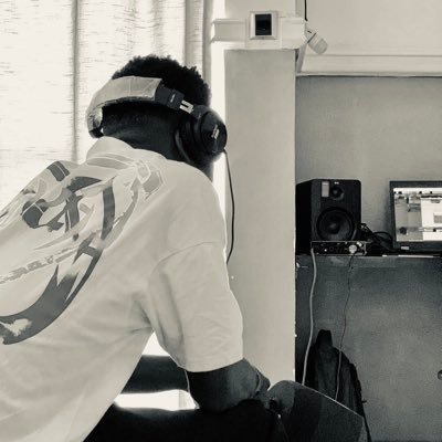 FlyboyJmb's profile picture. one day you will hear my voice🎙 • Solid wizkid FC ❤️🖤🦅• A born king ⚓️