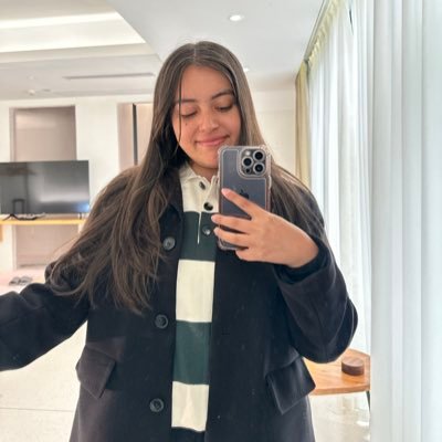 milyburgos_'s profile picture. ig: milyburgoss || 
treat people with kindness