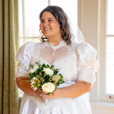 MrsSkippyPetro's profile picture. 🌷Soli Deo Gloria 🧺wife & homemaker ☀️crunchy-ish