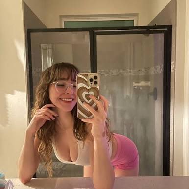 klushcatlyn's profile picture. 