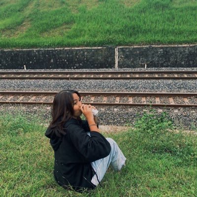 bunnyzbelle's profile picture. Your future self is begging you to not give up today