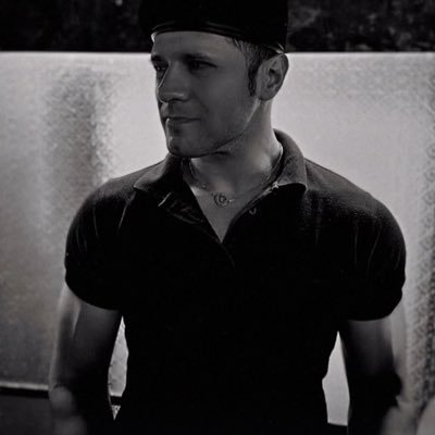 RoberClark's profile picture. Opiniones funables para que se la pasen ya saben por donde // De centro, no a los extremos //  https://t.co/B9ZvenKMlg ♎️