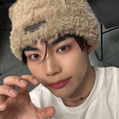 iamthewooker's profile picture. 21, they/she, neurodivergent femme lesbian ๑
mostly zb1 & xlov 𐙚