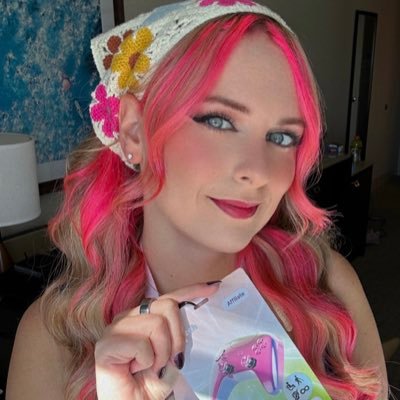 ItsBreBee's profile picture. Just a girl that likes to do weird things on the internet. 28, Business inquiries ➡️ itsbrebee@gmail.com