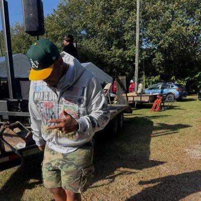 smjvxo's profile picture. uofsc ‘23 | 1906 🦍 ΘΝ