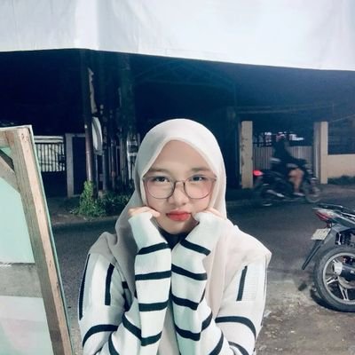 DevikaNsipisah's profile picture. 