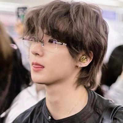 libidobaixo's profile picture. happiness comes only through effort