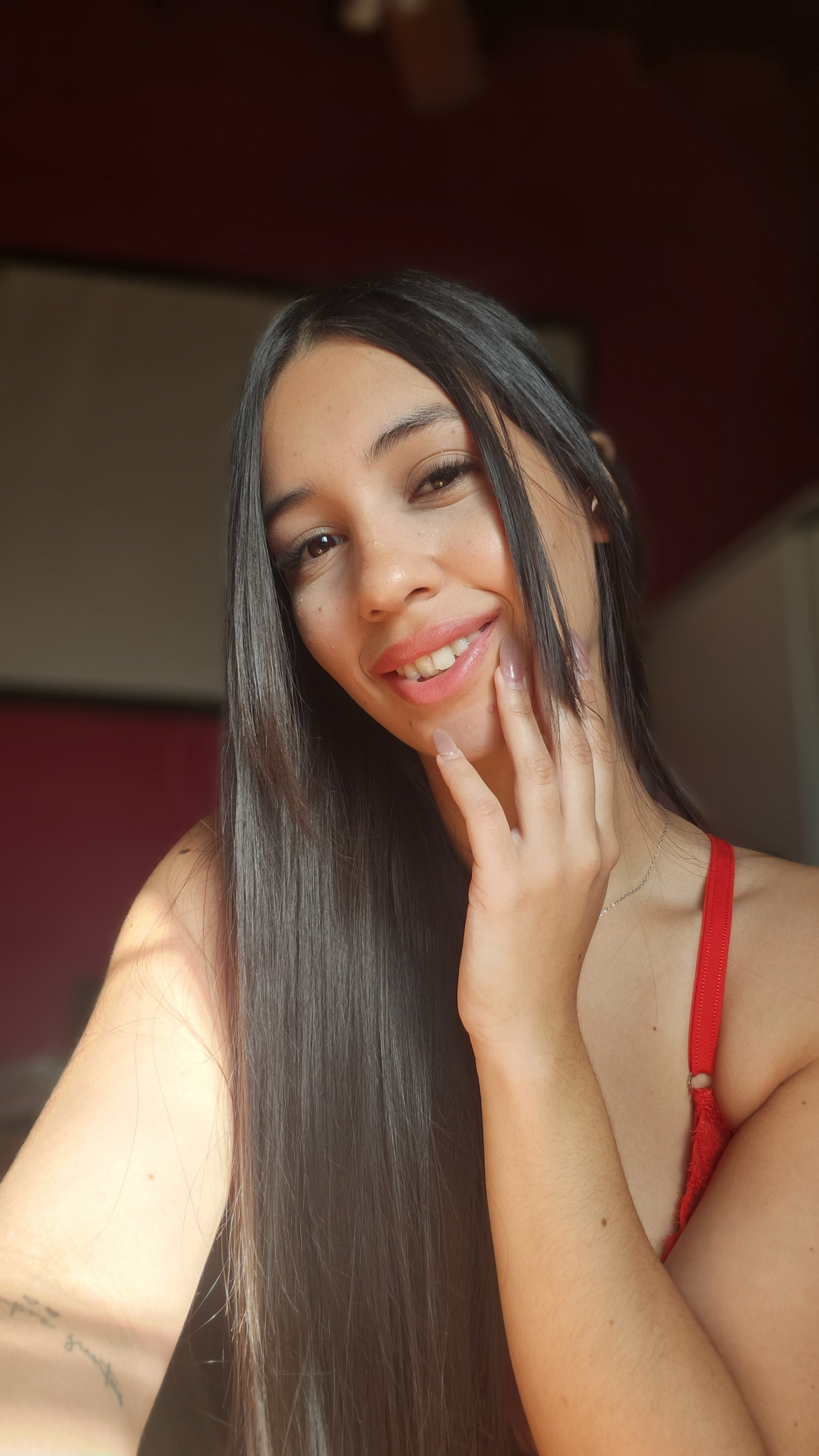 19yo, outgoing and fun, but im lowkey bored rn maybe you