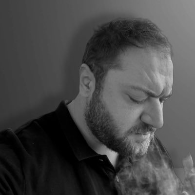 HezarfenEnveri's profile picture. “Okuma yazma biliyorum, bu günah bana yeter…” Mühendis/Tacir/Gazali’nin ayakkabılarını taşıyan kölesi