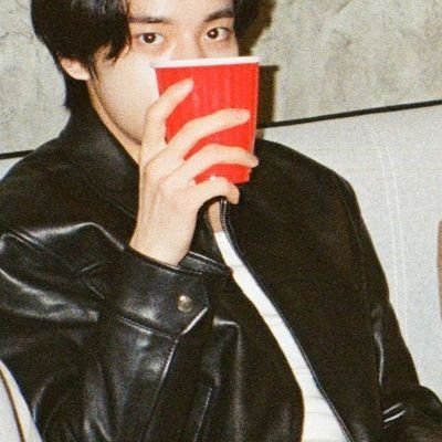 aucevie's profile picture. 