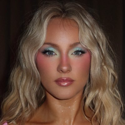 sweetbookts's profile picture. 