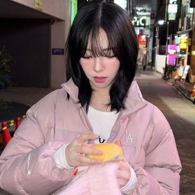 azurresky's profile picture. The blue one named Sapphire Cashelyn.