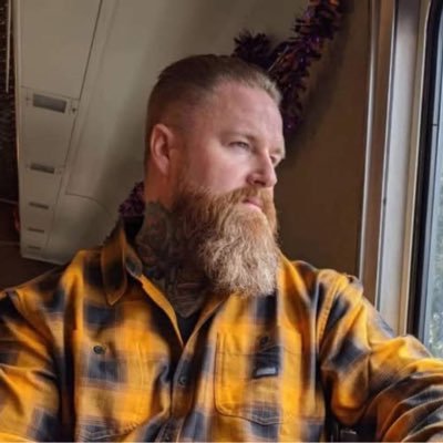 TrueArt101's profile picture. Disciple of Christ, single father, portrait artist.