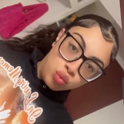 Theyhatelomeli's profile picture. Walking exclusive    Mexican n creole