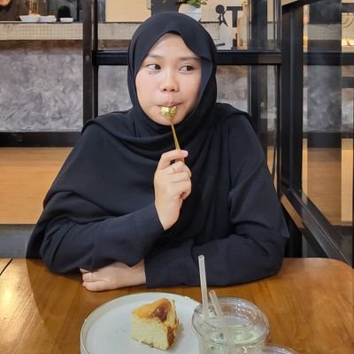 Moonddai's profile picture. diary of overthinker